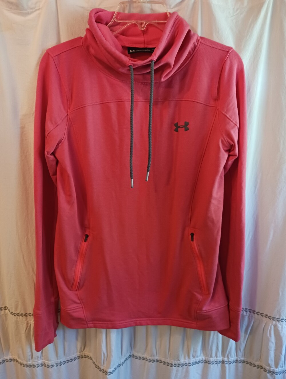 Under Armour Sweatshirt Womens M Coral Pink Thumbholes Front Pocket Sporty